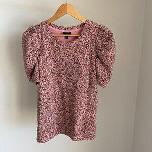 Who What Wear Pink Leopard Print Short Sleeve Crew Neck Puffy Sleeve Sweatshirt